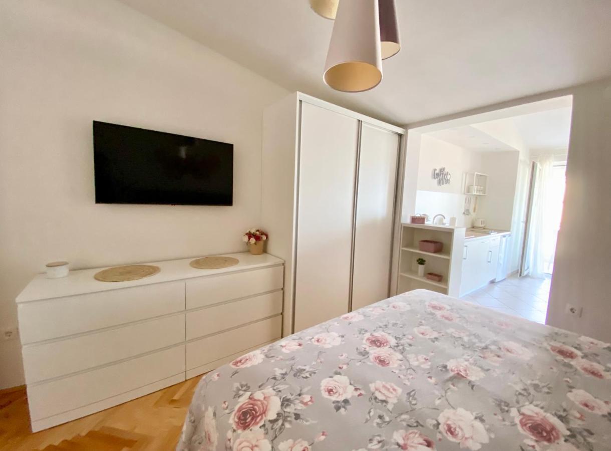 Apartmani Marko Tučepi Екстериор снимка